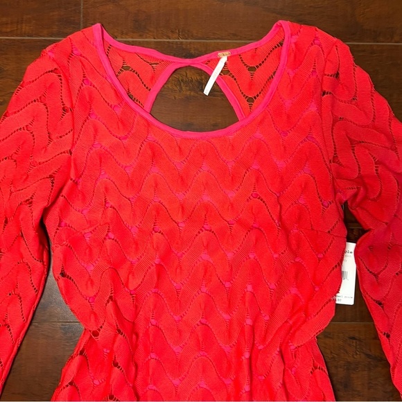 FREE PEOPLE Crochet Dress Mini Red Strawberry Long Sleeve Size Medium NWT - Picture 4 of 12